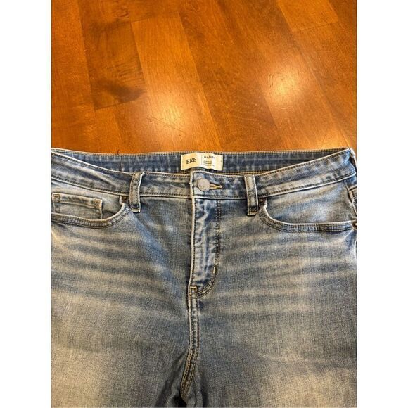 Woman’s BKE Gabby curvey fit ankle high rise crop jeans size 27x27 - Picture 2 of 6